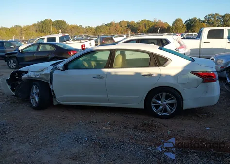 2015 Nissan Altima 2.5 Sl z USA, uszkodzony, nr VIN 1N4AL3AP6FN404267